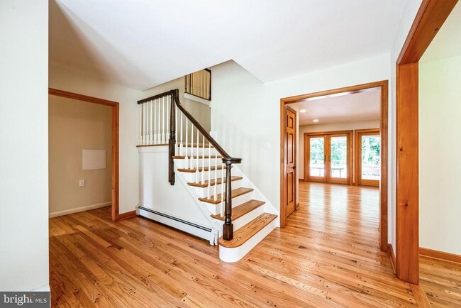Building Photo - 3574 Glenway Rd