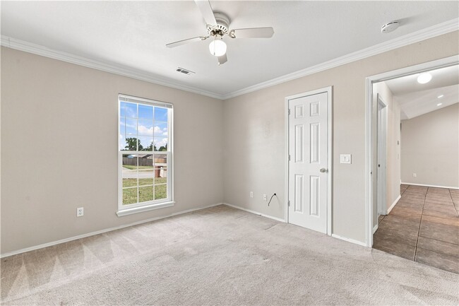 Building Photo - 1701 S Beth Dr