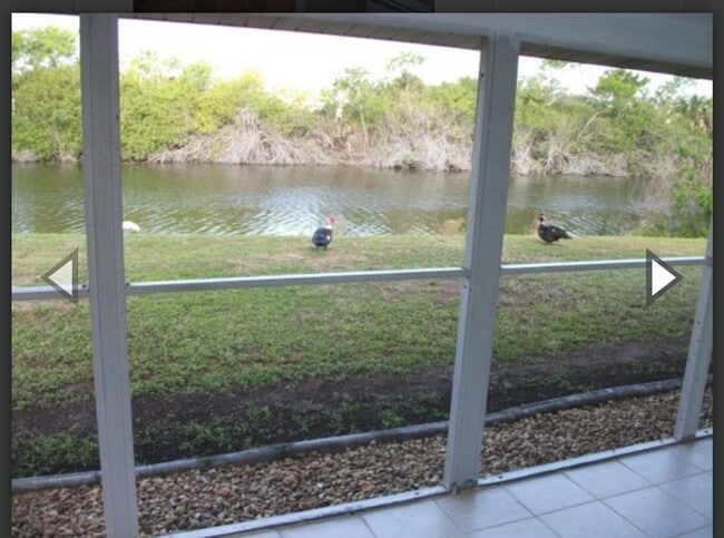 Building Photo - Lovely bottom floor UN-furnished condo Por...
