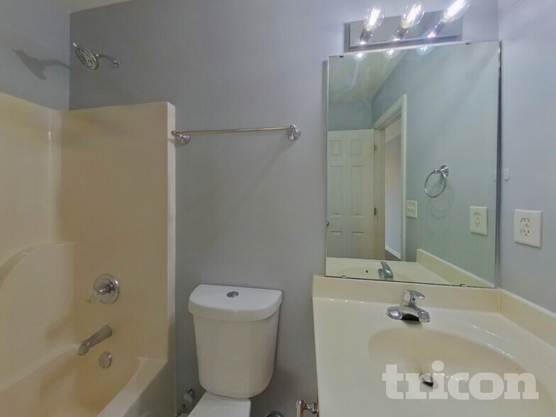 Building Photo - 1430 Rheo Ct NW