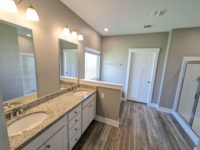 Building Photo - 6056 Forest Bay Ave