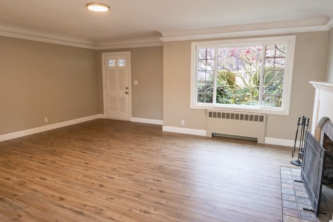 Building Photo - 4Bd/2.5Ba Seattle House