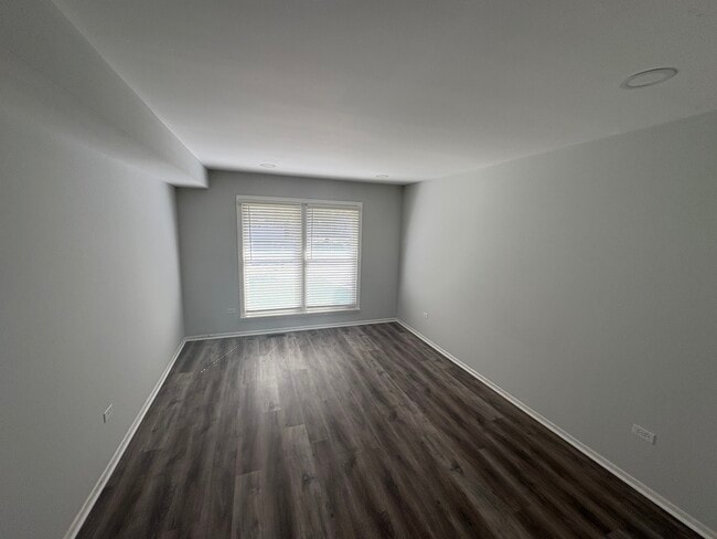 Building Photo - 381 Pearson Cir