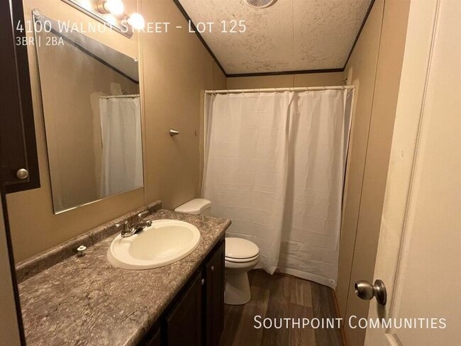 Building Photo - 4100 Walnut Ave