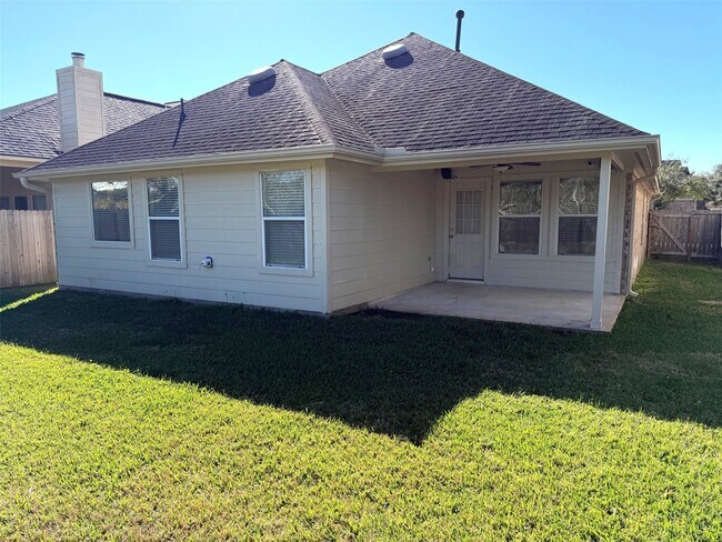 Building Photo - 16818 Ranger Ridge Dr