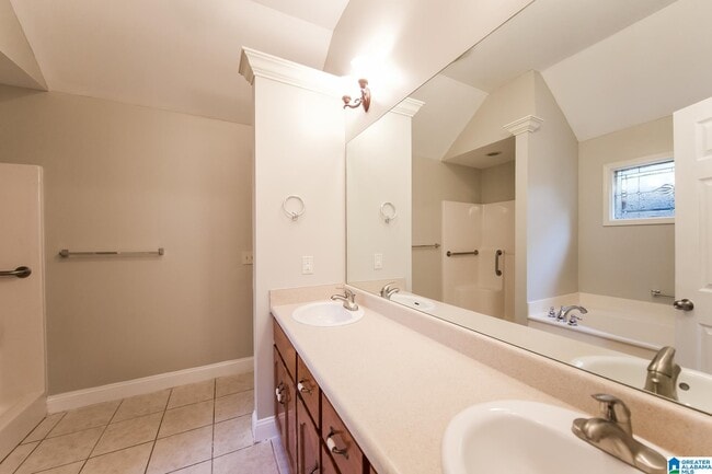 Building Photo - 5440 Virginia Way