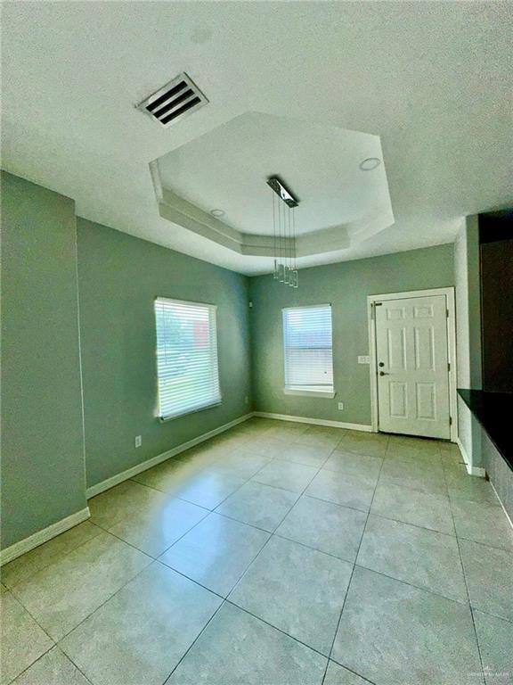 Building Photo - 15 Larkspur Ave