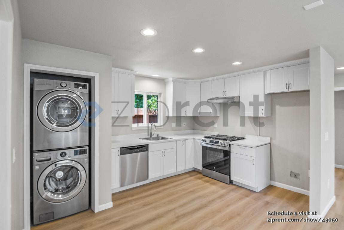 Building Photo - 1715 96th Ave