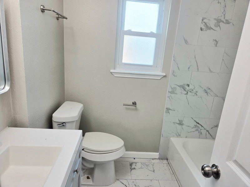 Building Photo - 7410 Woodoak Dr