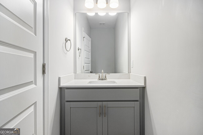 Building Photo - 126 Crest Pointe S