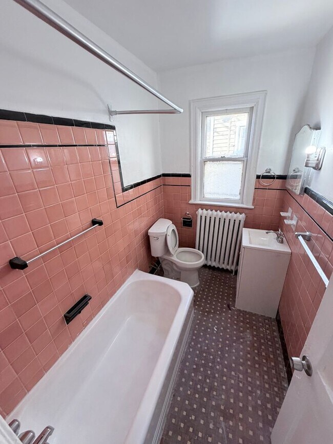 Building Photo - 659 Stuyvesant Ave