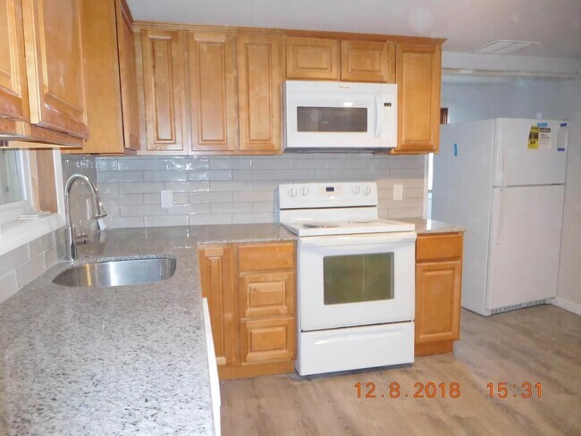 Primary Photo - 143 Point Grove Rd