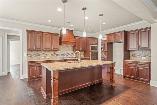 Building Photo - 710 Deer Holw Trce