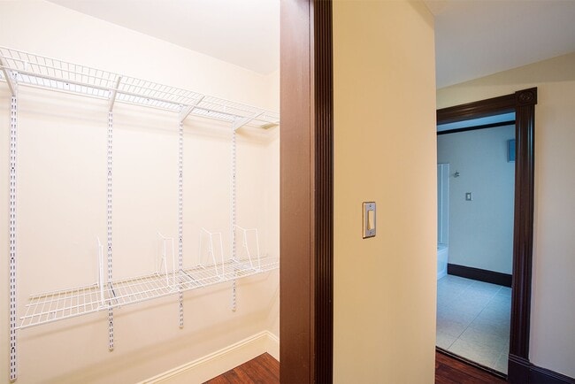 Building Photo - Charming Three Bed Point Breeze Townhome