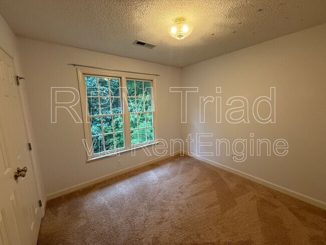 Building Photo - 4210 Shoal Creek Dr