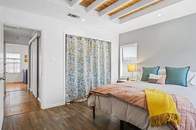 Building Photo - 1118 Fisher St