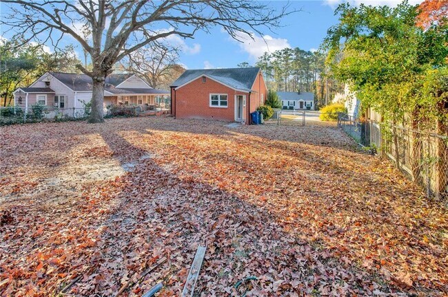 Building Photo - 809 Anarine Rd