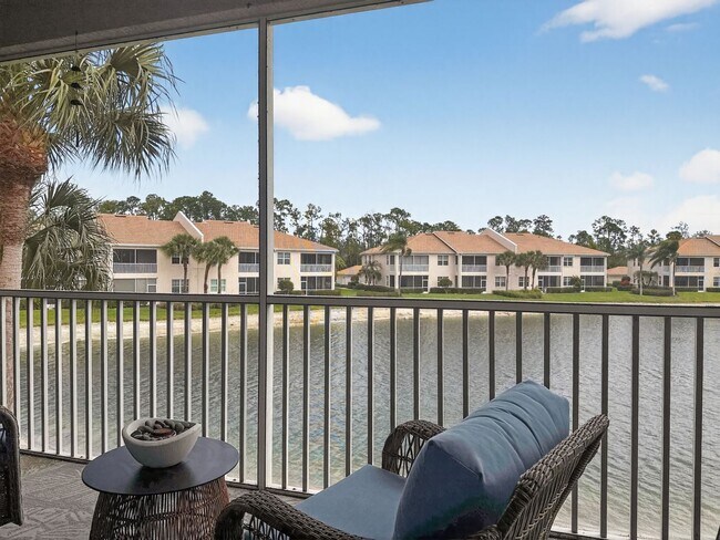 Building Photo - 2 Bed + Flex, 2 Bath Fully Furnished Annual Rental