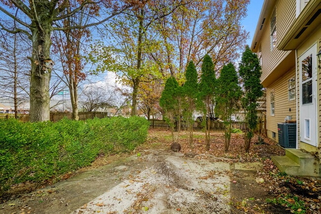 Building Photo - 3888 Driscoll Ct