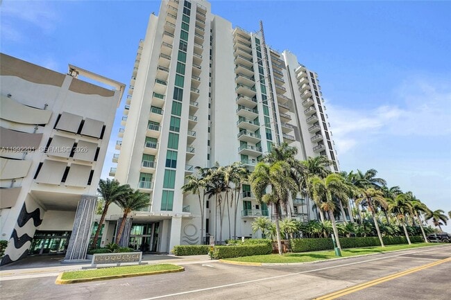 Building Photo - 7928 East Dr