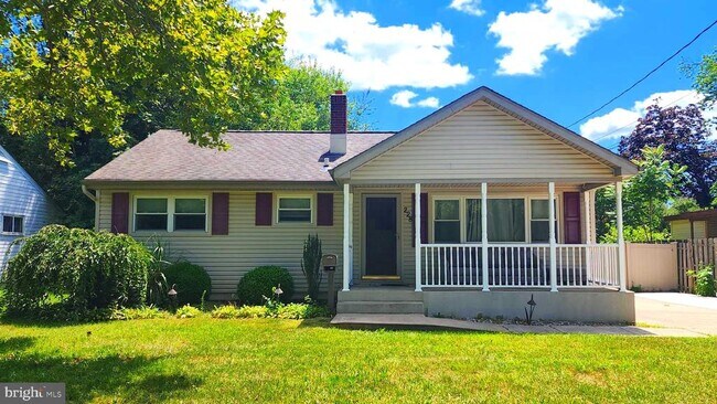 Building Photo - 228 Market Pl