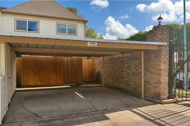 Building Photo - 14401 Misty Meadow Ln