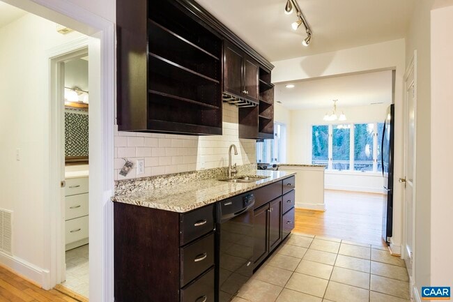 Building Photo - 1718 Rugby Ave