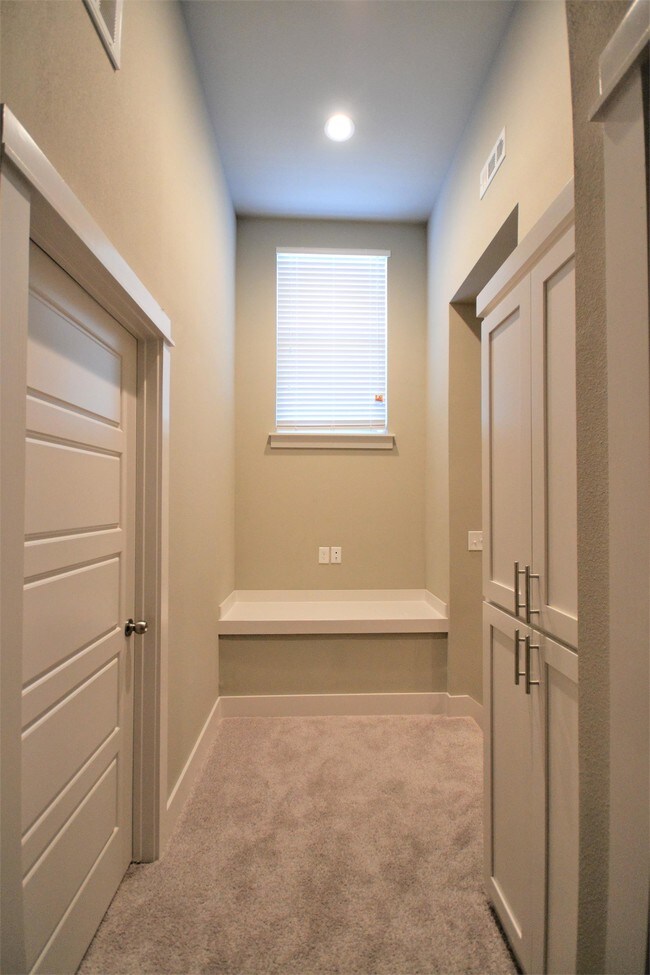 Building Photo - 2023 S Florida Way