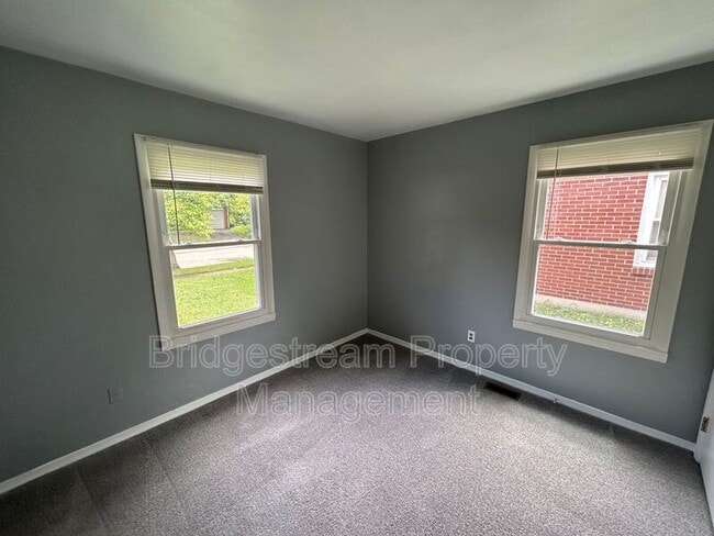 Building Photo - 1582 Leah Dr