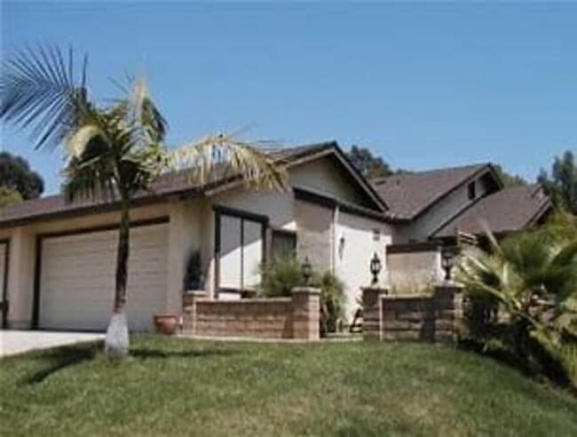 Primary Photo - Beautiful 3 Bedroom/ 2 Bath condominium wi...