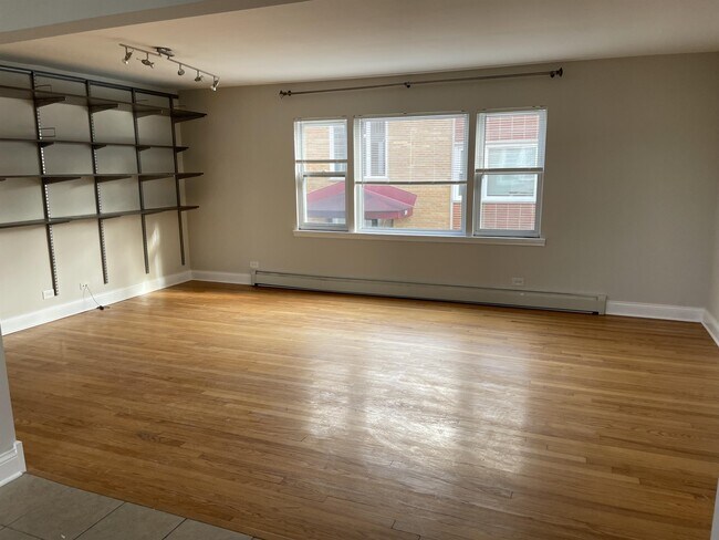 Building Photo - 301 Bluff Ave