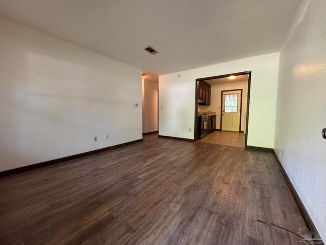 Building Photo - 718 Mills Ave