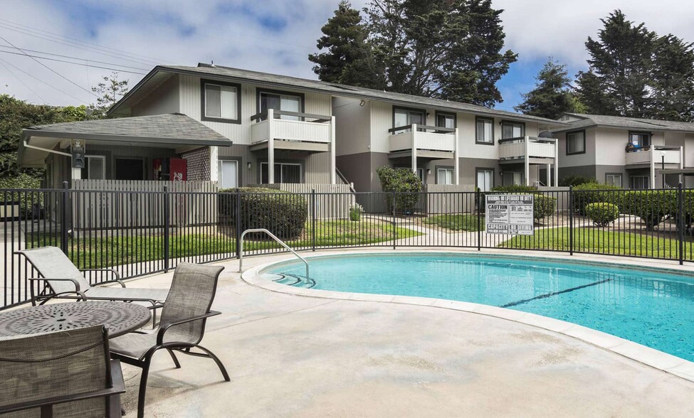 Building Photo - Cambridge Court