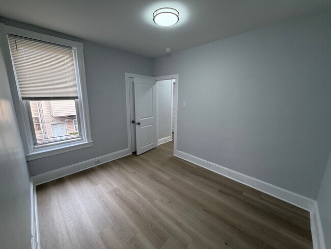 Building Photo - Charming 2BR/1Bath House! Section 8 ONLY!