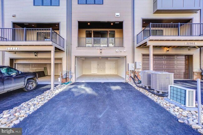 Building Photo - 22954 Sullivans Cove Sq