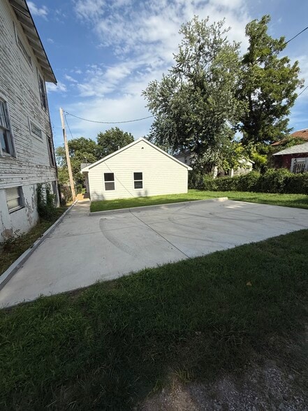 Building Photo - 310 N Rosedale Ave