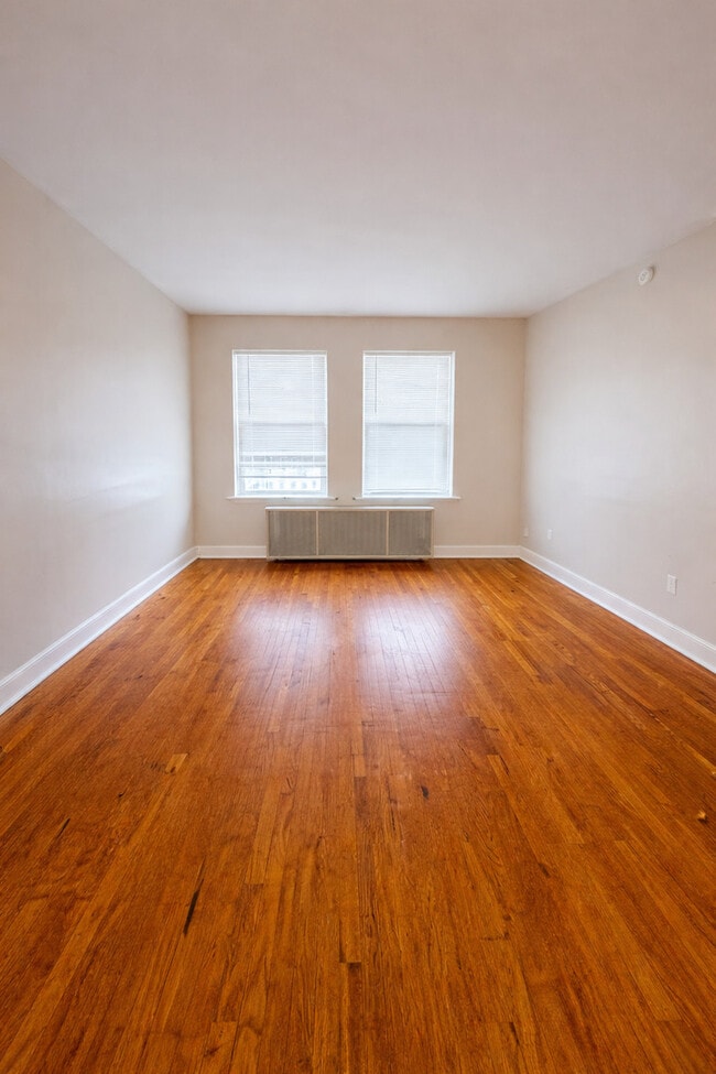 Building Photo - 4925 W Henderson St