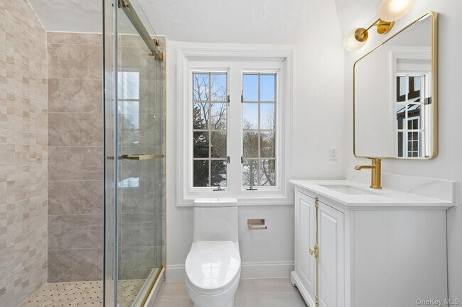 Building Photo - 2 Wynmor Rd