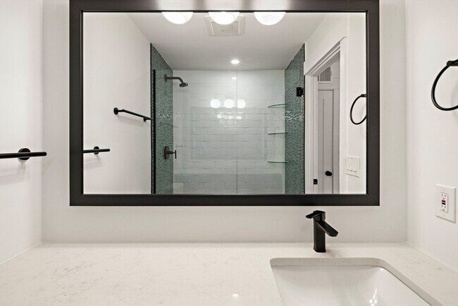 Building Photo - 199 Coolidge Ave