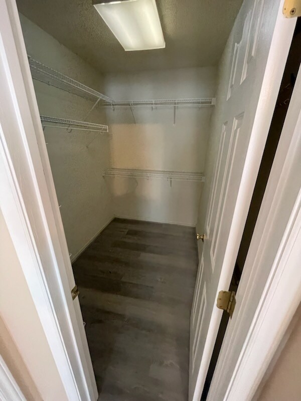 Building Photo - Room in Single Family Home on Daingerfield Dr