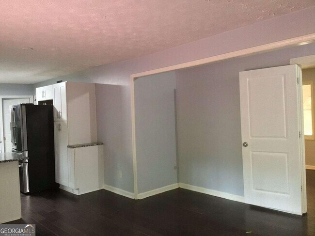 Building Photo - 5826 Simone Dr