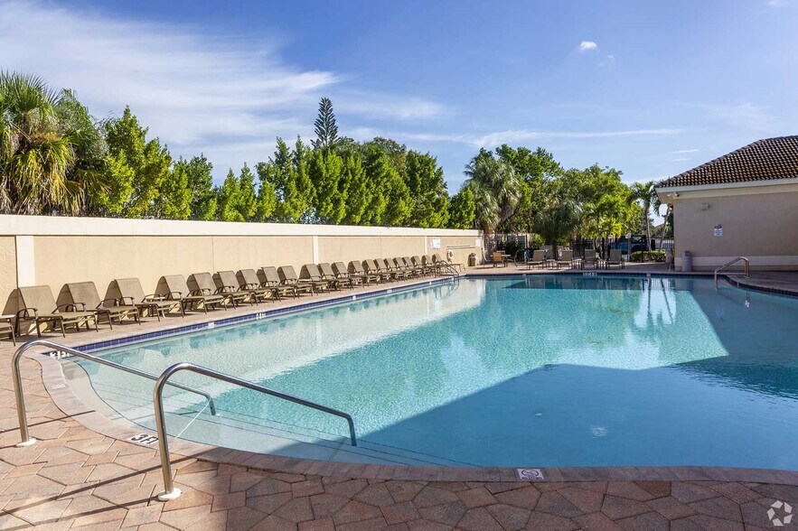 Building Photo - 9025 Colby Dr