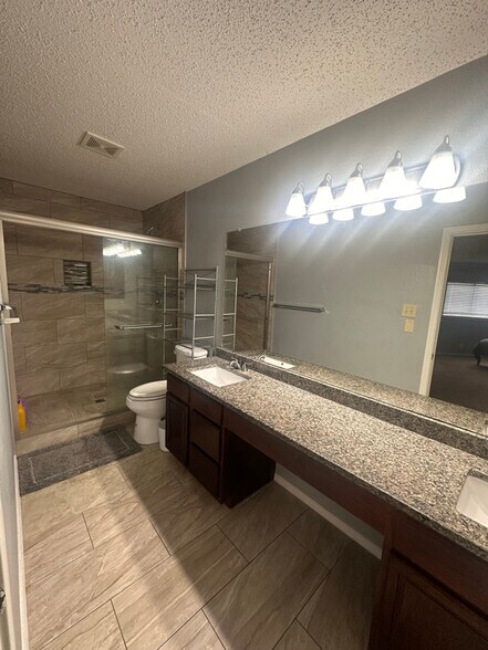 Building Photo - 25039 Summit Creek