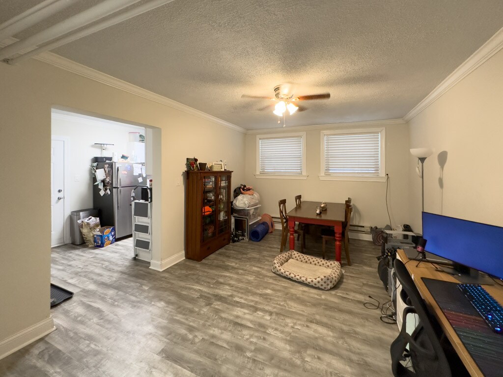 Building Photo - 325 Kedzie St