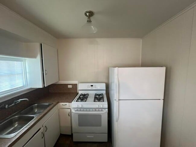 Building Photo - 2224 Cumberland Ave