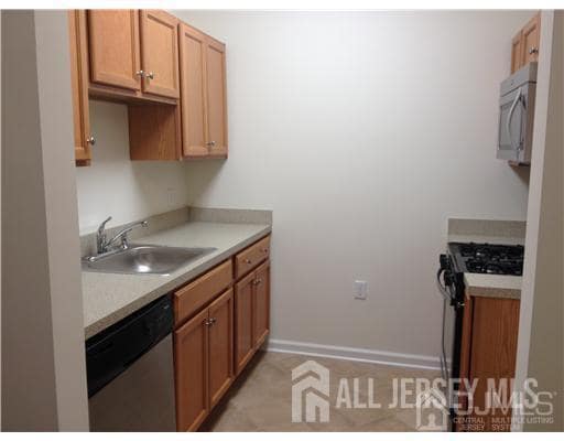 Building Photo - 613 Doral Ct
