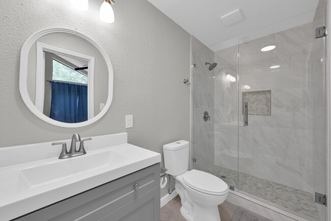 Building Photo - 39 Lakeview Village