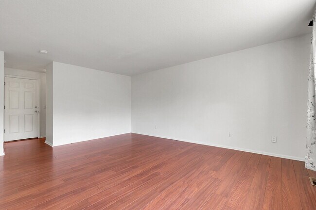 Building Photo - $2,650.00 - 4 Bedrooms, 2.5 Bathrooms, Sin...