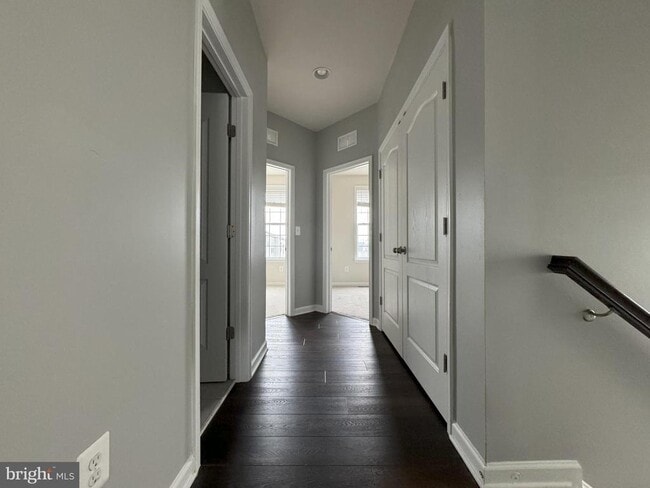 Building Photo - 9067 Fox Stream Way