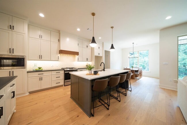 Building Photo - 15112 Matterhorn Lp